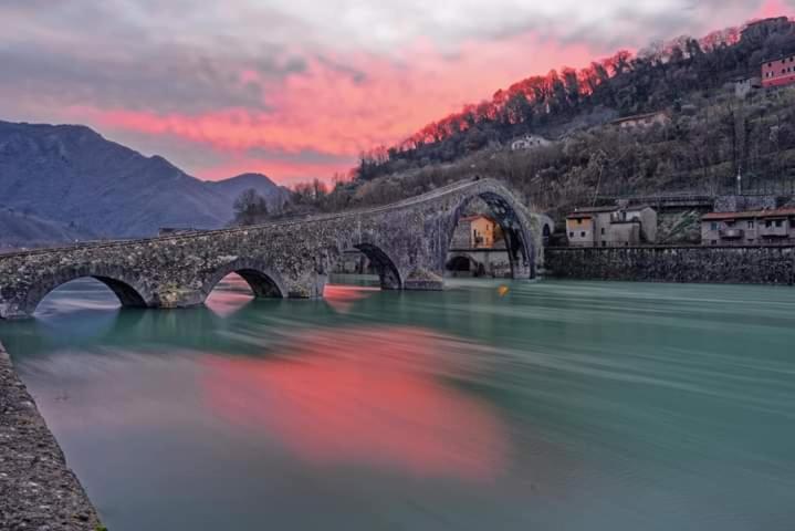 Villamorosa Calci Buitenkant foto